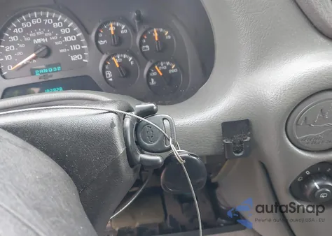 2002 Chevrolet Trailblazer Ls z USA, uszkodzony, nr VIN 1GNDS13S422238687